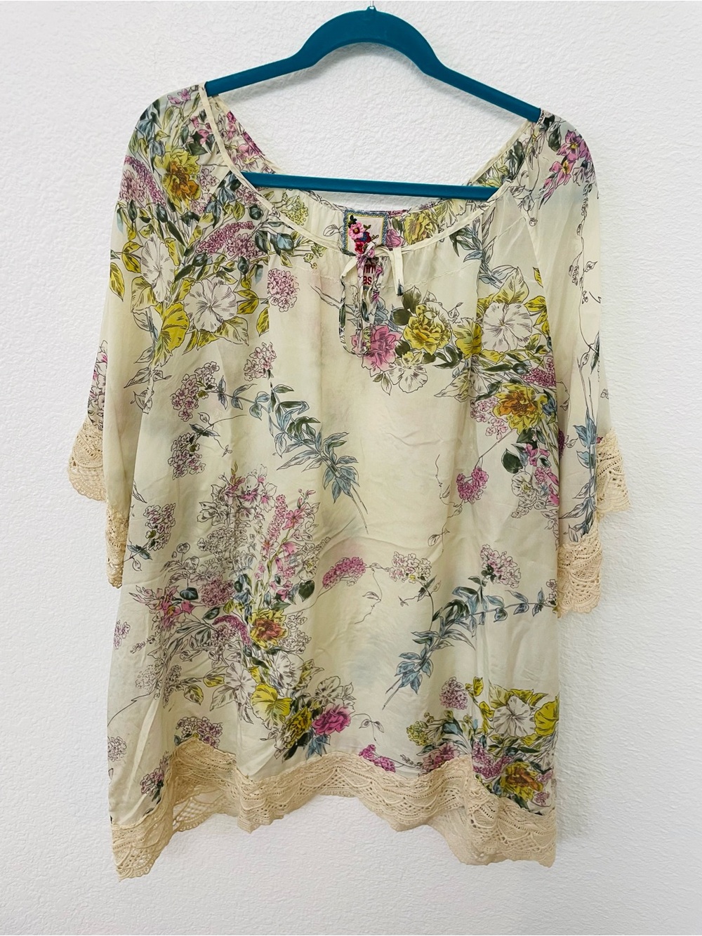 Johnny Was Cream Floral Lace-Trim Peasant Tunic